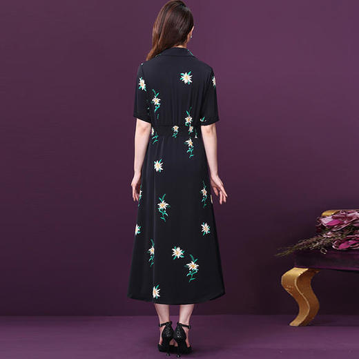 WXY-W-LKE-Q263W新款法式洋气雏菊V领淑女雪纺裙 商品图2