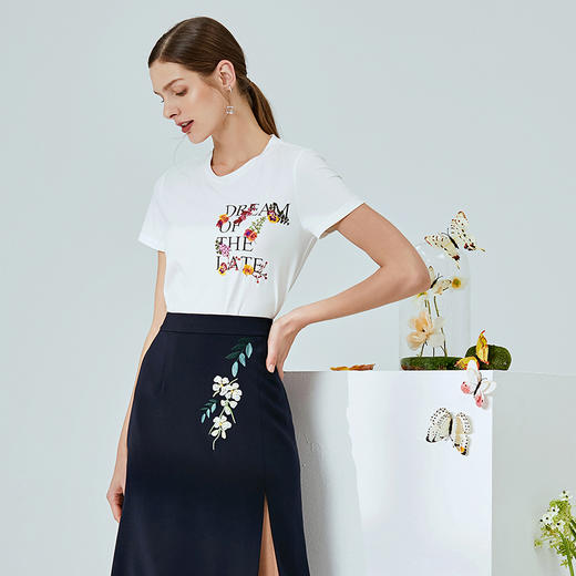 EITIE爱特爱夏季新款时尚百搭基础打底舒适弹力圆领印花T恤女B2013426 商品图0