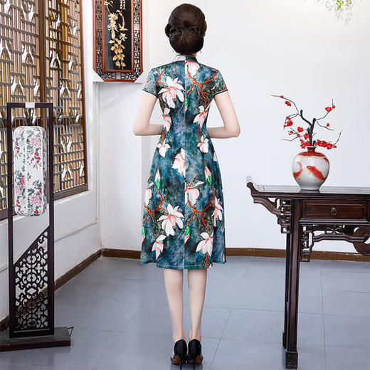 QQ-9712夏季新款荷花真丝旗袍裙 商品图3