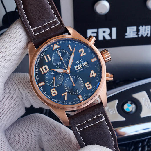 【翱翔蓝天 进击之梦】IWC万国 飞行员系列新作IW377713小王子特别版，7750机芯同步原装，表针尾部微微弯曲，双面防眩晕蓝色镀膜。成就此卓越非凡的飞行腕表。 商品图0