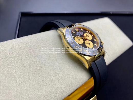 N厂 小怪兽2024新品 全新订制版 迪通拿专属Cal.4130自动上链机芯，厚度和正品一致，全部功能100%完全实现，史无前例的使用了订制版KIF避震器，整机根据真正的Cal.4130机芯设计 商品图8