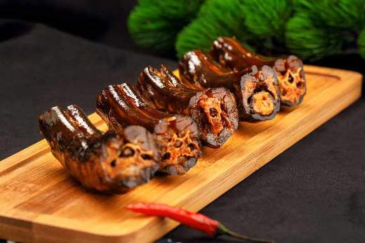 臻峰 湖南特产散装鸭脖9.8元/个 酱香熟食小吃 办公室休闲零食酱鸭脖 商品图2