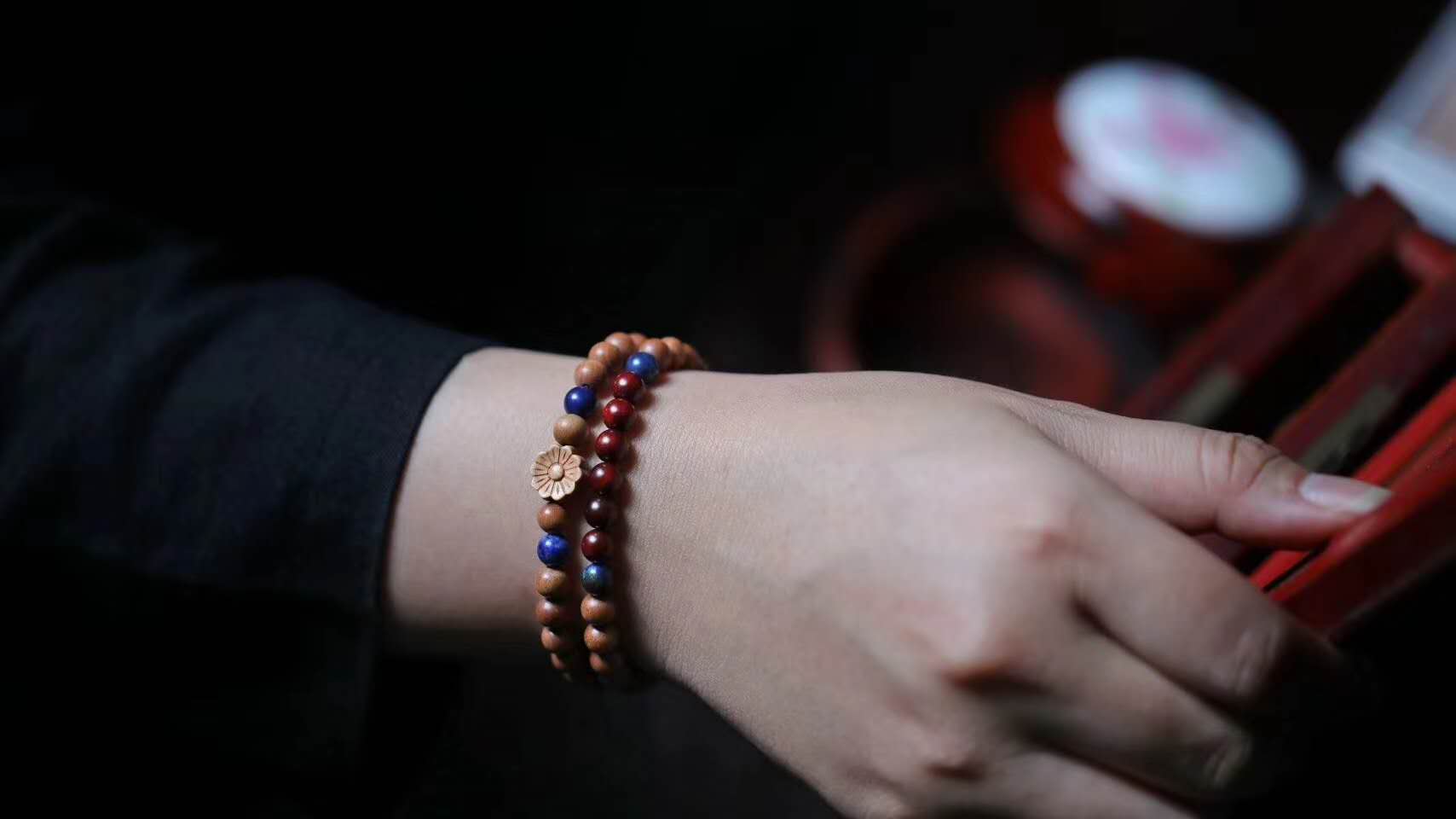 【青山特惠】原创设计-老山檀“暗香浮动”6mm*46颗手串 y34