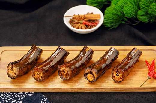 臻峰 湖南特产散装鸭脖9.8元/个 酱香熟食小吃 办公室休闲零食酱鸭脖 商品图0