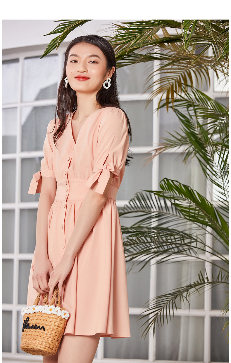 202322108诺曼琦夏季女装新款收腰显瘦休闲气质女神范v领温柔风连衣裙