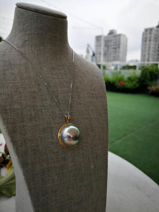 18K金镶钻石 巨珍惜的蓝灰色马贝珍珠项链吊坠（已售，同款可定制） 商品图2