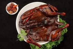 臻峰 湖南特产酱板鸭散装92.80元/只 酱香熟食小吃 办公室休闲零食酱板鸭