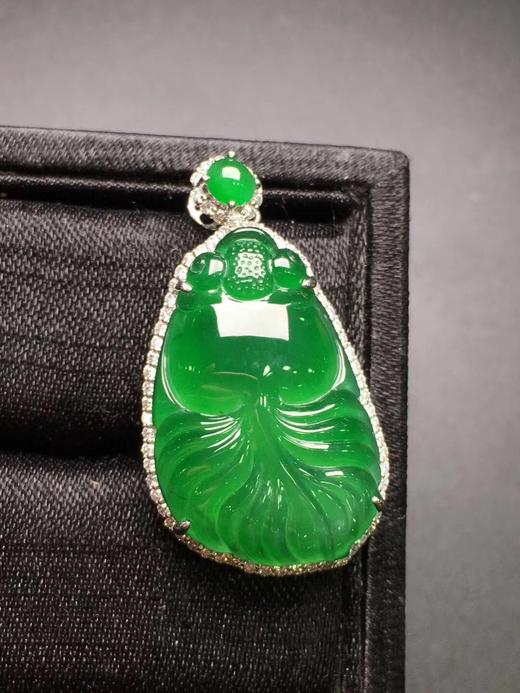 z6820翡翠18k金镶辣绿金鱼吊坠
