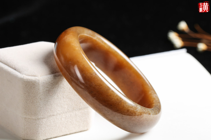 一世长安和田玉糖玉手镯成色上佳细腻油润甜蜜如意