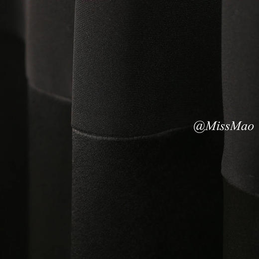 【à perles】高级醋酸面料小黑裙 立体裁剪 修身优雅 气质脱俗 通勤约会可穿【清仓，不退不换】 商品图5