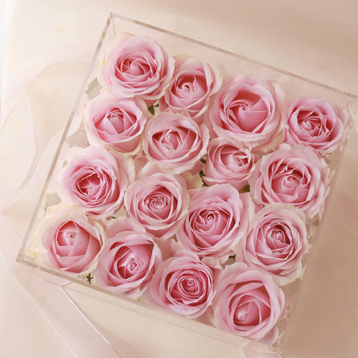 粉雪山玫瑰花盒 商品图1
