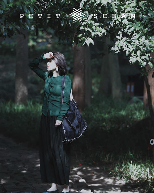 PETIT SCHAN小闪 BAG#002 The Darkness 白天不懂夜的黑 压褶处理工艺 拉丝邮差包 商品图4