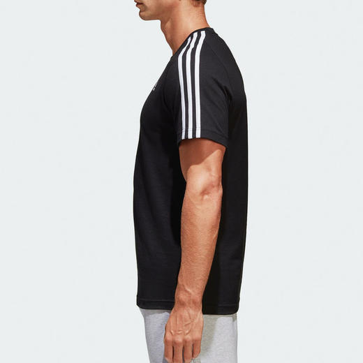 【特价】阿迪达斯adidas 官方 运动型格 男子 短袖T恤 黑 商品图1