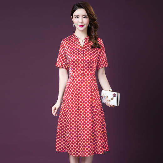 YMR-8231新款夏季气质修身优雅妈妈装绸缎连衣裙 商品图1
