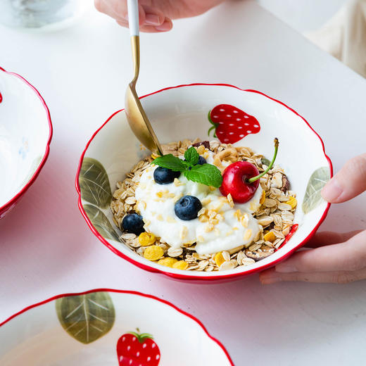 摩登主妇可爱少女心水果沙拉碗家用陶瓷碗早餐碗草莓碗花边甜品碗 商品图1