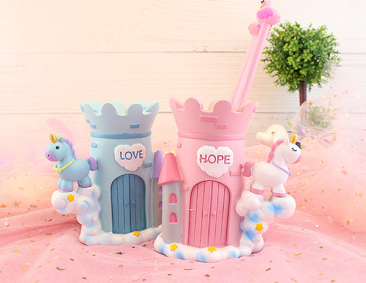 家居独角兽笔筒梦幻少女心城堡桌面收纳笔筒卡通可爱粉嫩笔筒摆件