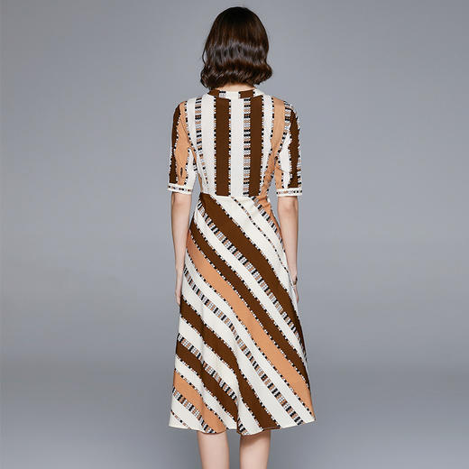 BHS-020104086新款女新款品质款中长款五分袖圆领撞色波点A字裙 商品图3