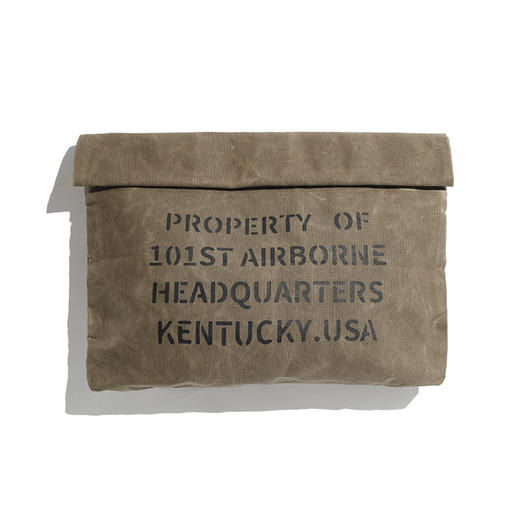 马登工装 美式复古军事分油蜡帆布手包阿美咔叽卡其色休闲印花包 商品图5