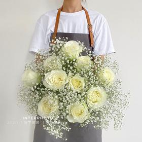 【只对你有感觉】白玫瑰10支 随机赠送白色满天星2-3支