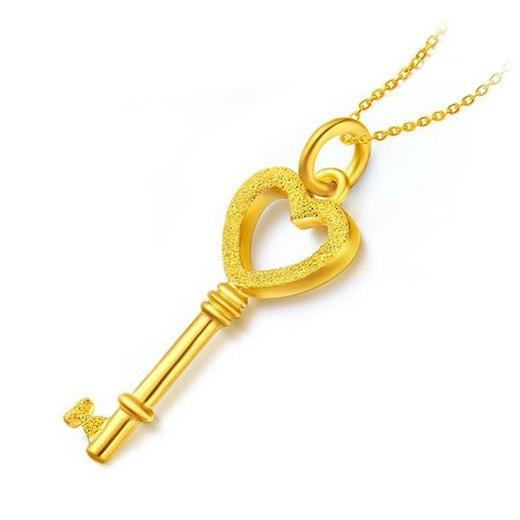 周大福/chow tai fook 精致幸福钥匙黄金吊坠(实时价格需按金价)