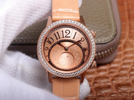 CC积jia约会系列月相腕表3523490/3522420/352248，腕表尺寸36mmX10.6mm，原装进口全自动机芯，女士腕表，自动机械机芯，皮表带，透底设计 意大利纯手工牛皮或者美洲鳄鱼皮 商品图0