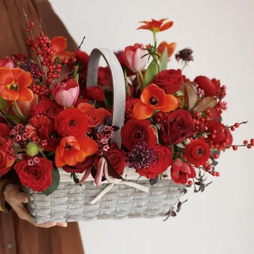 《伊人红妆》进口冬优雅气手提花篮 商品图0