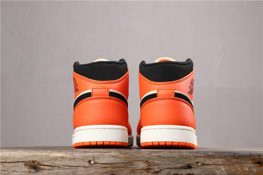 乔丹/Air JoAJ1 aj1 乔丹1代 乔1 乔丹1代中帮系列  乔1中帮扣碎黑勾  白蓝红小闪电 Air Jordan 1 MID 货号：852542-301 乔1中帮白绿凯尔特人 商品图6