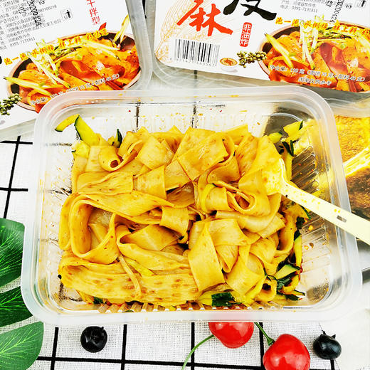 【清真嗨吃家椒麻面皮118g*6盒、2箱】凉拌方便零食非油炸面皮 商品图1