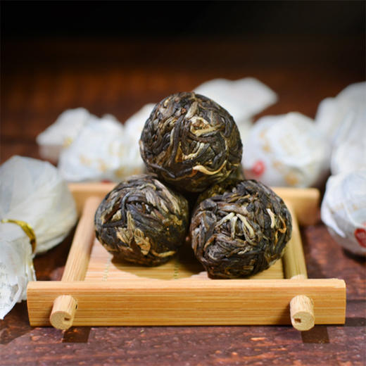 霏鸿茶叶 普洱茶生茶布朗山高山云雾古树纯料小沱茶明前头春新茶龙珠生普洱250g 商品图4