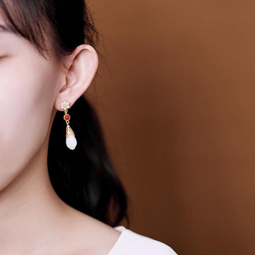 CWSS新款纯银时尚和田玉兰花镀金耳坠 商品图3