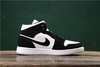 乔丹/Air Jordan AJ1 aj1 乔丹1代 乔1 乔丹1代中帮系列 Air Jordan 1 MID 货号：554724-174 乔1中帮黑白熊猫夜光底 商品缩略图2
