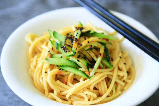 社区团购 凤归巢 玉米面条 400g/袋*5袋 商品图0