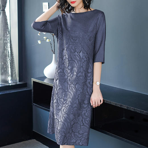 XM-JJ18092欧美时尚重工绣花七分袖宽松大码A字连衣裙 商品图2