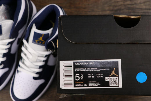 乔丹/Air Jordan AJ1 aj1 乔丹1代 乔1 乔丹1代中帮系列 Air Jordan 1 MID 货号：554724-174 乔1中帮黑曜石 商品图1