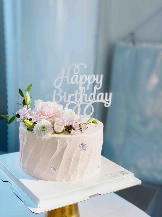 粉色小清新，鲜花因季节不同，略有色差或花材的调整，下单前请与客服联系，提前24小时以上下单 商品图1