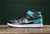乔丹/Air Jordan AJ1 aj1 乔1 Air Jordan   灰黄荧光标 变色龙黑绿松石  白蓝红小闪电 乔1中帮白绿 南海岸青 中帮灰黄荧光标 商品缩略图3