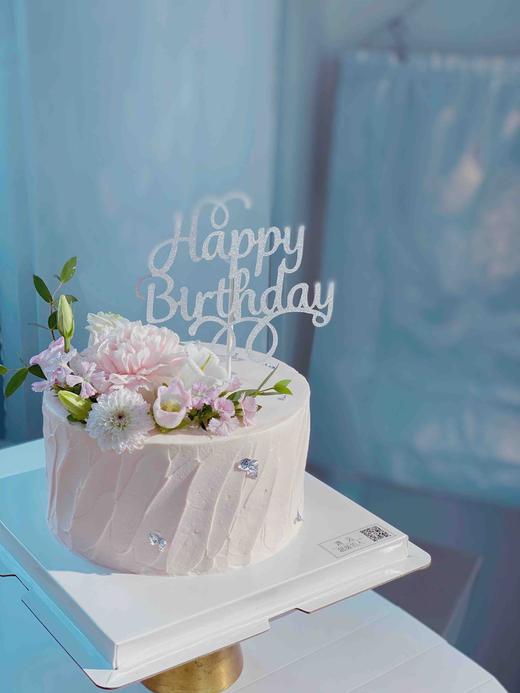 粉色小清新，鲜花因季节不同，略有色差或花材的调整，下单前请与客服联系，提前24小时以上下单 商品图0