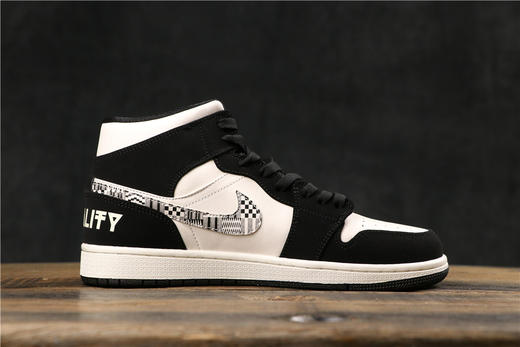 乔丹/Air Jordan  AJ1 aj1 乔丹1代 乔1 乔丹1代中帮系列 Air Jordan 1 MID 冠军 货号：852542-061 乔1中帮涂鸦黑红  黑人月 商品图4