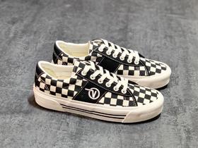 Vans Vault OG Sid LX 黑白棋盘格 低帮复古高端鞋款 官方货号：VN0A4U13XC8 尺码：35-44