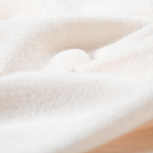 羊绒世家2020秋季新款女士圆领100%山羊绒衫时尚纽扣装饰内搭毛衣 商品图10