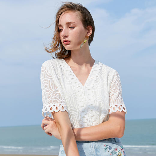 欧芮儿夏装新款女装花瓣袖蕾丝衫宽松上衣女v领洋气小衫 商品图1