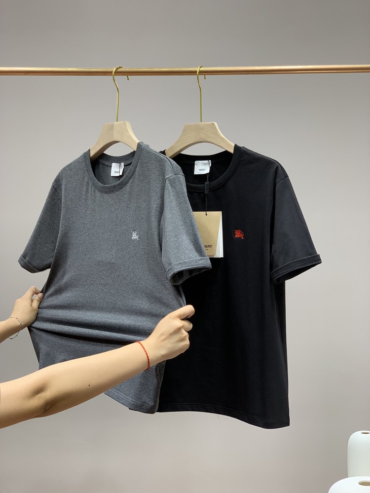 点此购买巴宝莉男女款刺绣小战马短袖t恤左146650