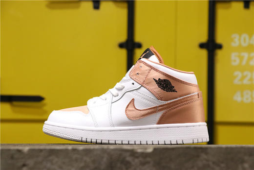 乔丹/Air Jordan aj1 AJ1 乔丹1代 乔1 乔1中帮系列 Air Jordan 1 Low（GS） 货号：555112-190 乔1中帮玫瑰金丝绸 商品图0