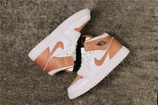 乔丹/Air Jordan aj1 AJ1 乔丹1代 乔1 乔1中帮系列 Air Jordan 1 Low（GS） 货号：555112-190 乔1中帮玫瑰金丝绸 商品图3