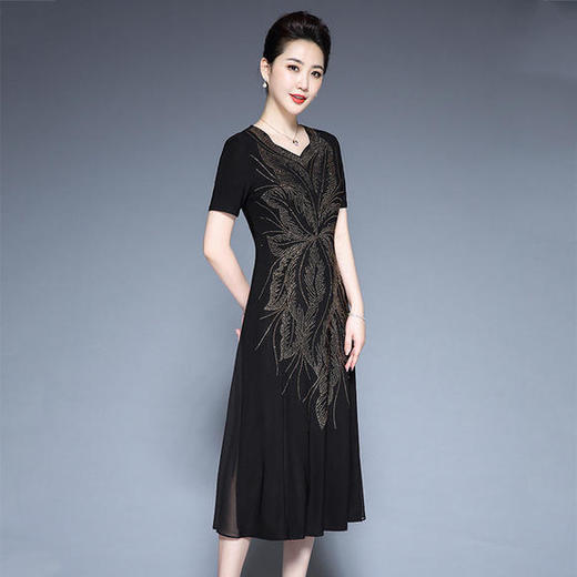 YZL-231夏季新款简约大气烫钻连衣裙 商品图1