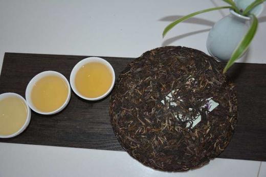 【八角亭】 18年 岁月纯真（生茶） 357克/片 【包邮】 商品图3