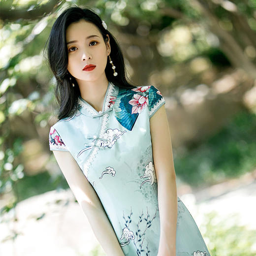 日常修身低v领乱花蕾丝边中长款旗袍ym84581