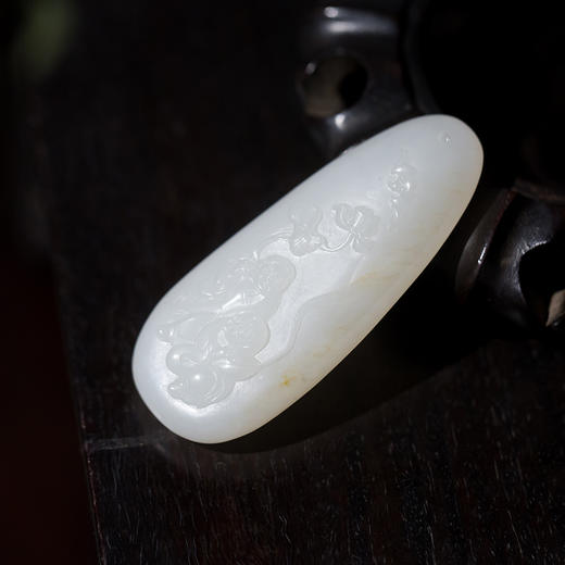 新疆和田玉籽料（背面雕竹） 商品图0