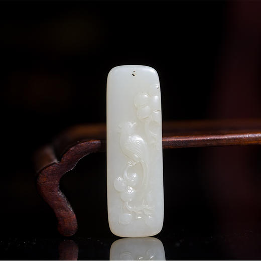 新疆和田玉籽料喜上眉梢玉牌（带皮） 商品图0