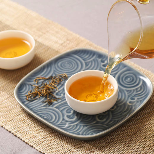 凤宁号 【千禧】红茶茶叶 云南滇红红茶散茶罐装礼盒 金丝凤毫100g 商品图3